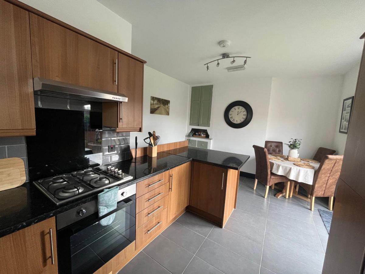 Royston Village, Barnsley, 1930'S Contemporary Villa Екстер'єр фото